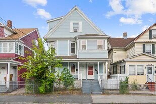 565 Carroll Ave in Bridgeport, CT - Building Photo