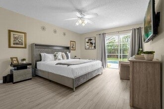 8067 White Crane Ct in Kissimmee, FL - Building Photo - Building Photo