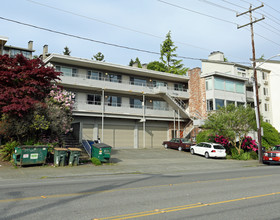 Klahowya Apartments in Seattle, WA - Building Photo - Building Photo