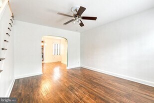 6843 Dunbar Rd in Dundalk, MD - Building Photo
