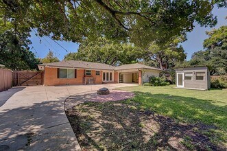 806 Westwood Dr in Richardson, TX - Building Photo - Building Photo