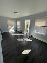 1111 Orizaba Ave in Long Beach, CA - Building Photo - Building Photo