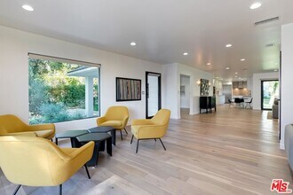 2400 Glendower Ave in Los Angeles, CA - Building Photo - Building Photo