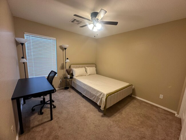 2215 W Nancy Ln in Phoenix, AZ - Building Photo - Building Photo
