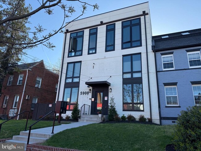 5908 9th St NW in Washington, DC - Building Photo - Building Photo