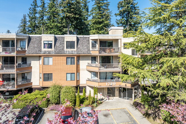 Capstan Way in Surrey, BC - Building Photo - Building Photo