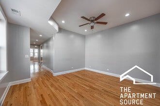 4452 N Sheridan Rd, Unit 2 in Chicago, IL - Building Photo - Building Photo