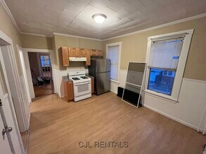 202 E Eagle St in Boston, MA - Building Photo - Building Photo
