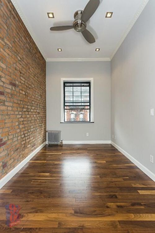 221 E 11th St-Unit -4A in New York, NY - Building Photo - Building Photo