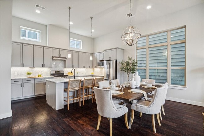 property at 1209 Wrightwood St