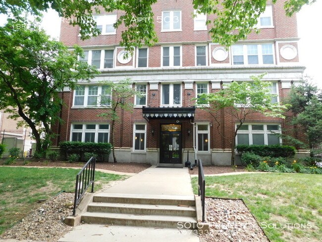 5330 Pershing Ave-Unit -Apt. 503 in St. Louis, MO - Building Photo - Building Photo