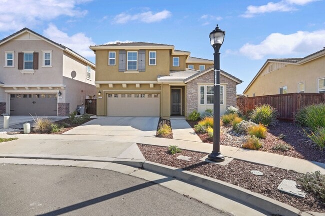 property at 1921 Earl Ct