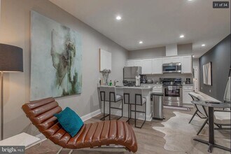 3221 Noble St, Unit 3 in Baltimore, MD - Foto de edificio - Building Photo