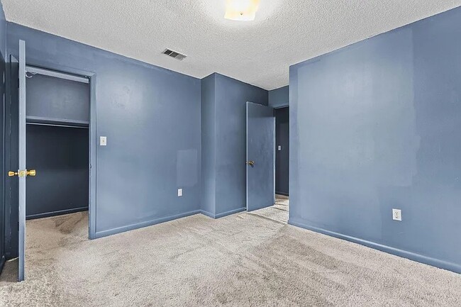 1222 Beverly Hills Rd in Hattiesburg, MS - Foto de edificio - Building Photo