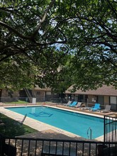 5608 Cougar Dr in Austin, TX - Building Photo - Building Photo