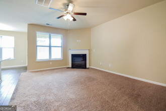 1605 Danube Ct in Atlanta, GA - Foto de edificio - Building Photo