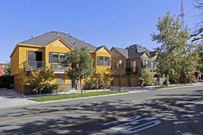 Whiskey Hill Lofts in Sacramento, CA - Building Photo - Building Photo