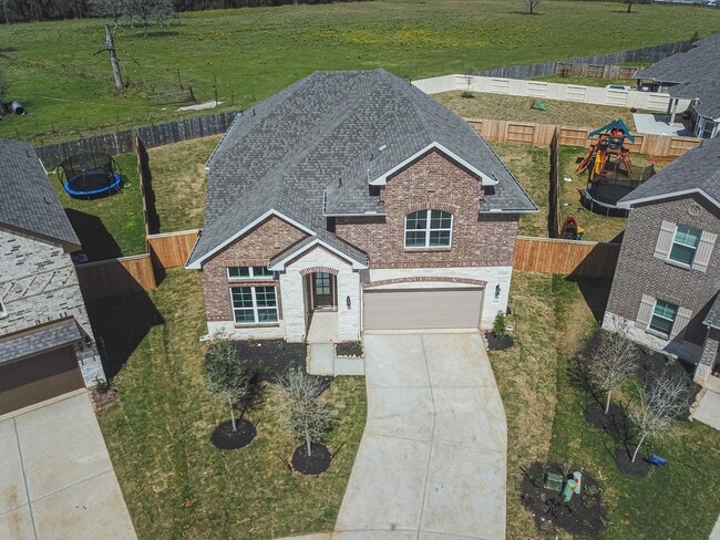property at 2016 Woodland Park Ct