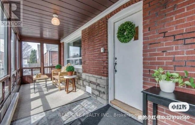 18 Gardens Crescent in Toronto, ON - Building Photo - Building Photo