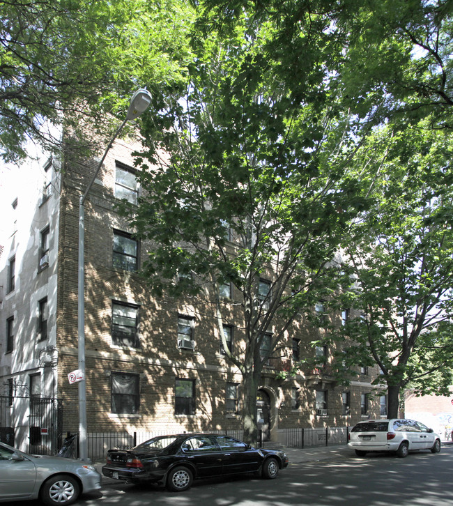 32 St Pauls Pl in Brooklyn, NY - Building Photo - Building Photo