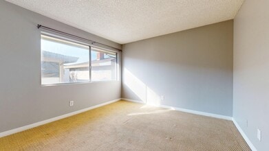 1306 Amethyst St in Redondo Beach, CA - Building Photo - Building Photo