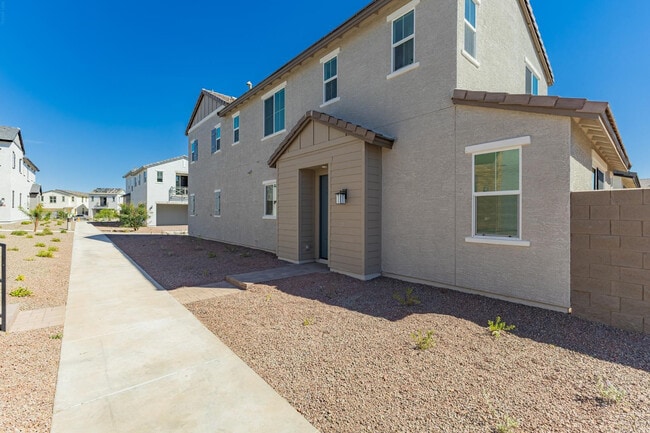 2436 W Maximo Wy in Phoenix, AZ - Building Photo - Building Photo