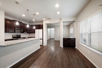 15310 Comanche Grv in San Antonio, TX - Building Photo - Building Photo