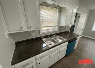 5303 Villa Del Rey Dr in Memphis, TN - Building Photo - Building Photo