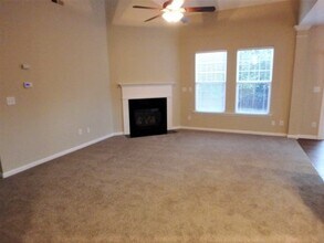 1606 Hayesville Dr in Fuquay Varina, NC - Building Photo - Building Photo