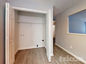 8501 Milton Morris Dr in Charlotte, NC - Building Photo - Building Photo