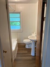 110 School St in Morgantown, WV - Foto de edificio - Building Photo