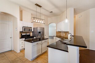 24807 Lazy Tee Ln in Tomball, TX - Building Photo