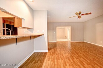 3820 RiverOaks Ln in Louisville, KY - Building Photo - Building Photo