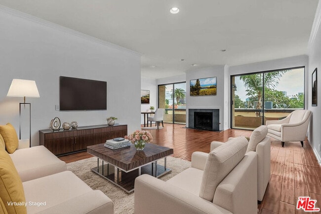 8642 Gregory Wy in Los Angeles, CA - Building Photo - Building Photo