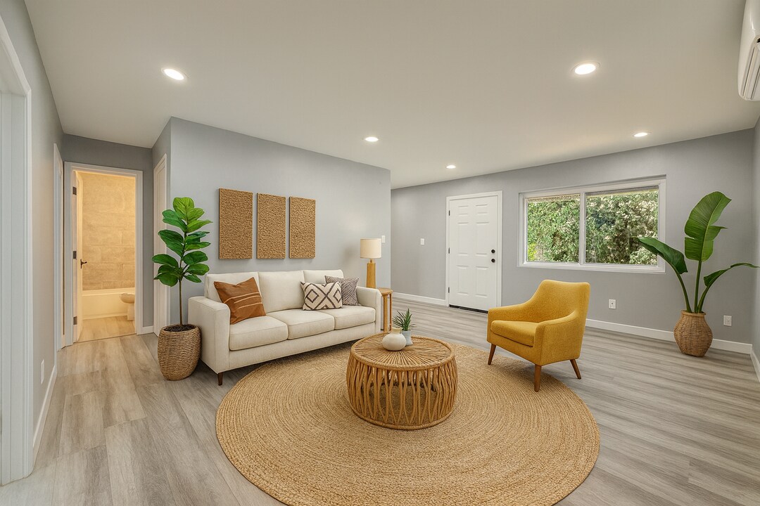 3225 Van Dyke Ave in San Diego, CA - Building Photo