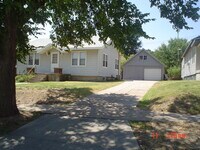 713 Main St photo'
