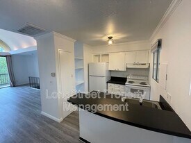 851 SW Broadway Dr in Portland, OR - Building Photo