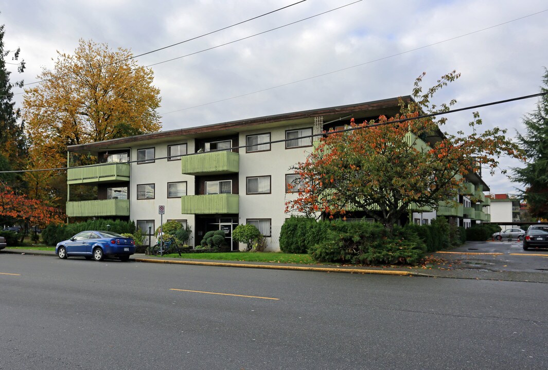 Garibaldi Court in Maple Ridge, BC - Building Photo