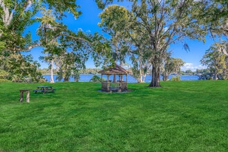 Countrywood in Tampa, FL - Foto de edificio - Building Photo