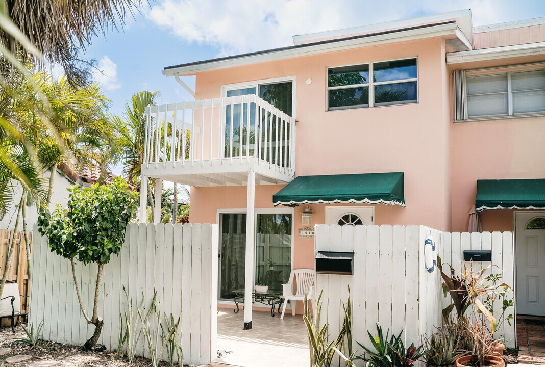 1918 NE 6th St in Deerfield Beach, FL - Building Photo