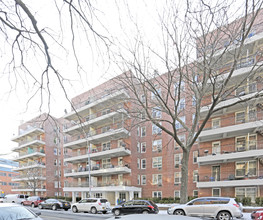 Monte Plaza in Elmhurst, NY - Building Photo - Building Photo