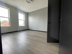 138 Mallory Ave, Unit 301 in Jersey City, NJ - Foto de edificio - Building Photo