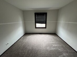 241 Gettysburg Dr in Bolingbrook, IL - Foto de edificio - Building Photo