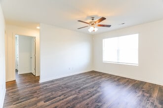 5669 Timber Leaf Lp in Bessemer, AL - Building Photo - Building Photo