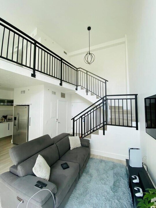 1528 Brickell Ave, Unit 103 in Miami, FL - Building Photo