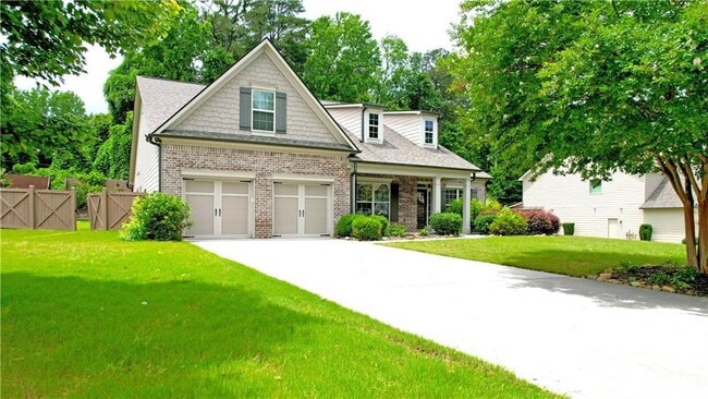 property at 3731 Ivy Lawn Dr NE