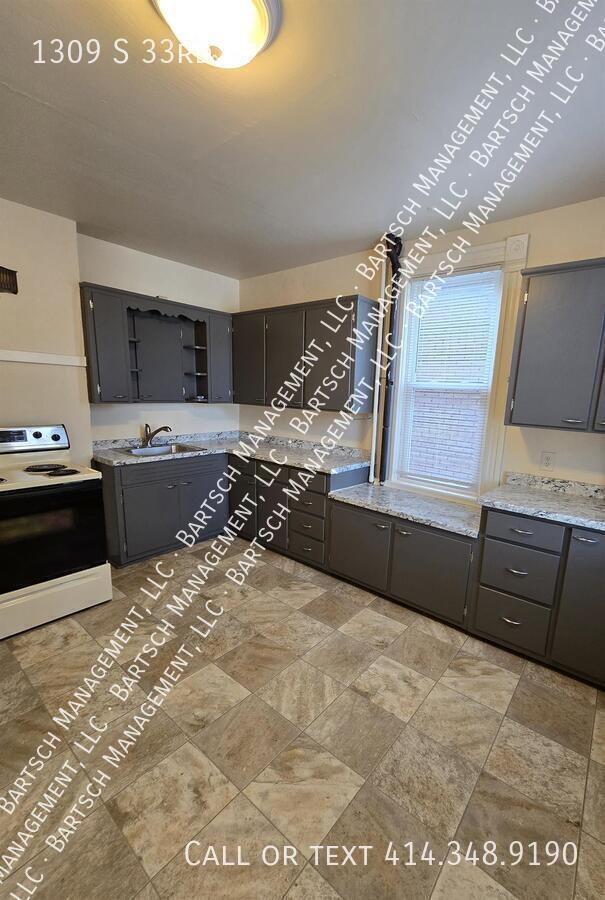 1309 S 33rd St in Milwaukee, WI - Building Photo - Building Photo