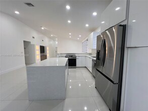 853 NW 131st Ave in Pembroke Pines, FL - Building Photo - Building Photo