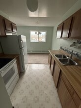 301-911-310 10 St in Cold Lake, AB - Building Photo - Building Photo