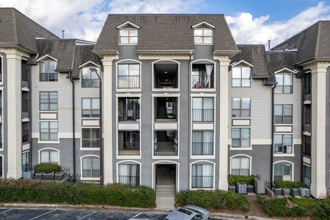 Lenox Green in Atlanta, GA - Foto de edificio - Building Photo